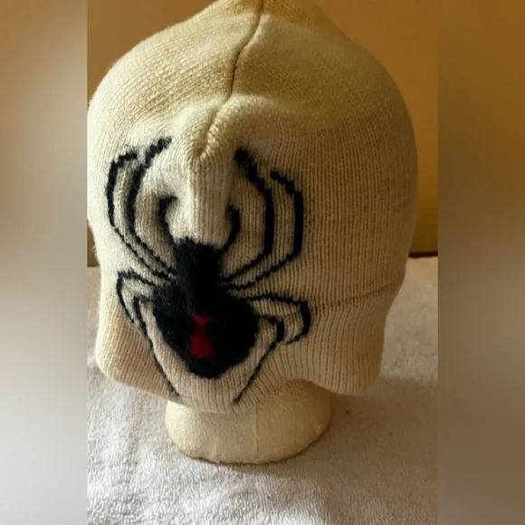 Wool Spider Hat - Picture 2 of 5